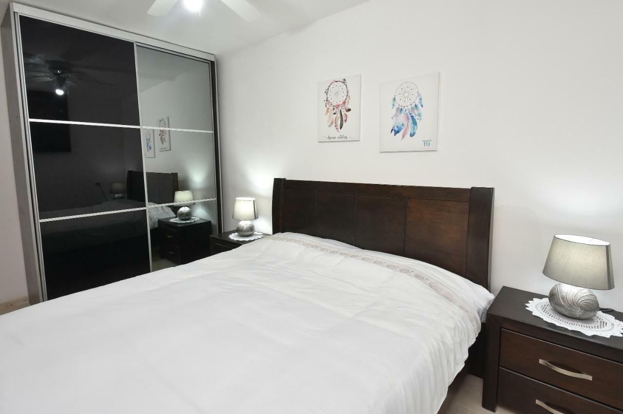 סויטות אירוח מנות Manot Exterior foto