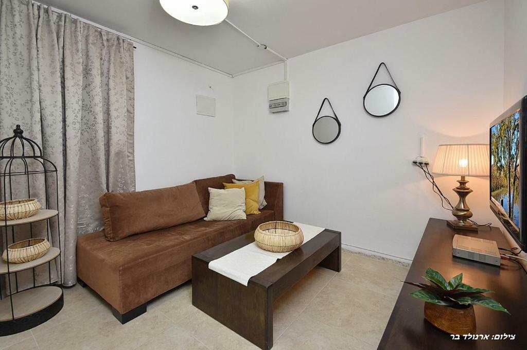 סויטות אירוח מנות Manot Exterior foto