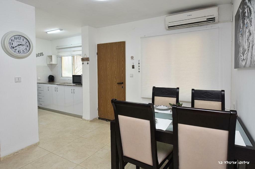 סויטות אירוח מנות Manot Exterior foto