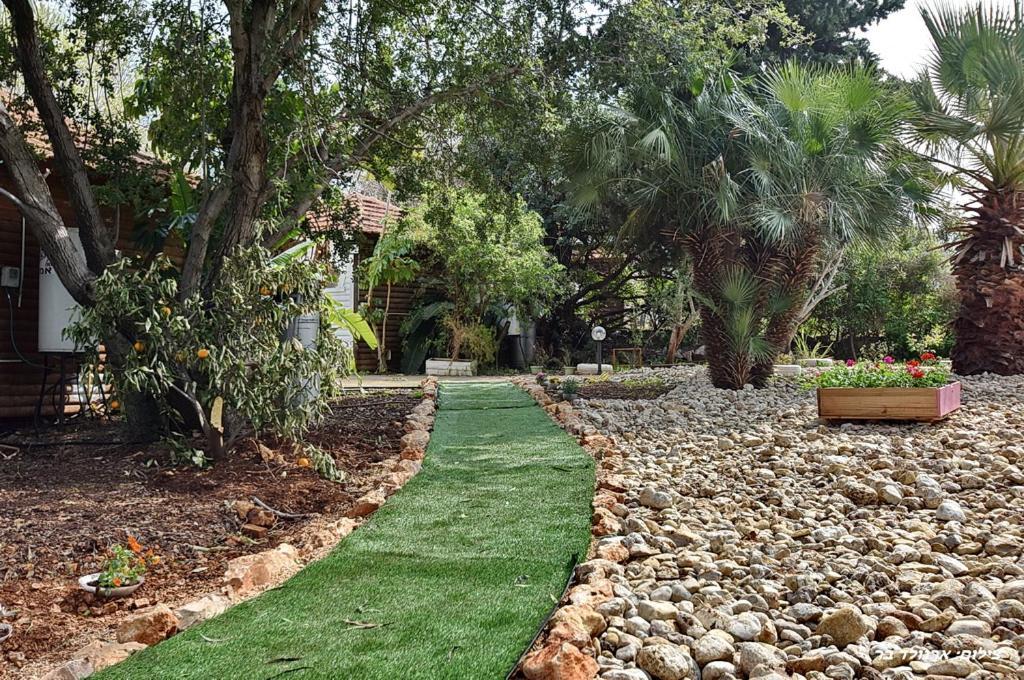 סויטות אירוח מנות Manot Exterior foto