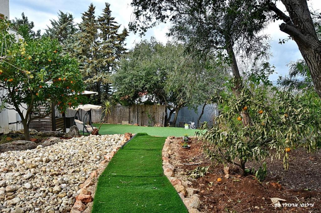 סויטות אירוח מנות Manot Exterior foto